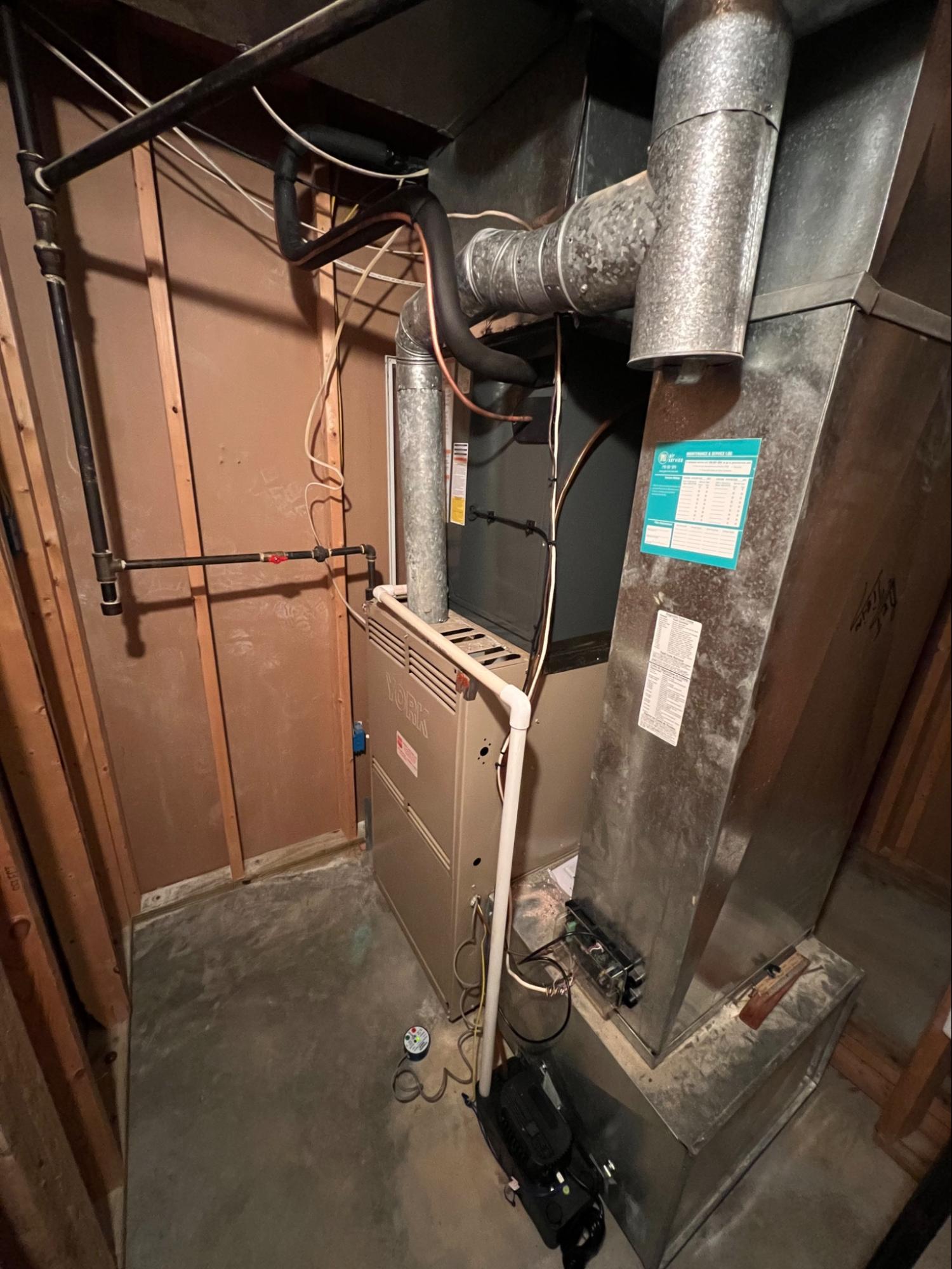 AC & Evaporator Coil Replacement in Waldorf, MD – Upgraded Outdoor Condenser Pad & Support Legs